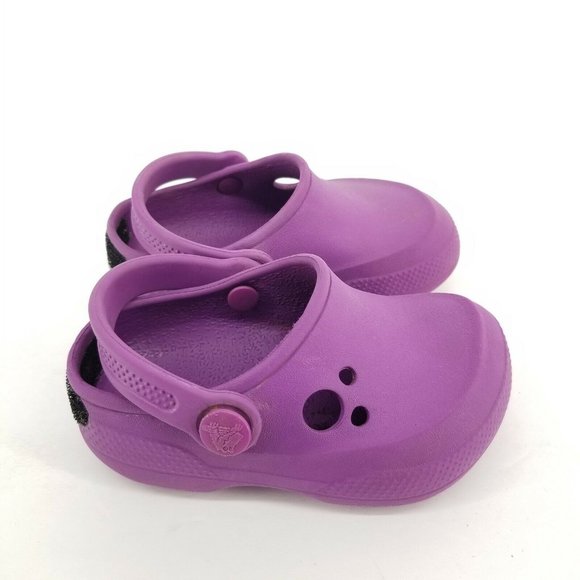 B53 Crocs Kids Purple Closed Toe Comfort Slip On Clog Casual Shoe Size US 6-7 - Picture 1 of 6
